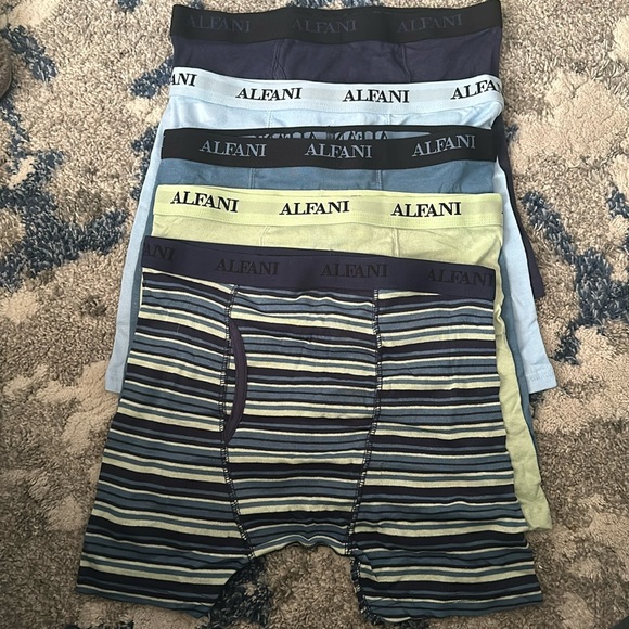 NWOT Boxer Briefs Shorts Medium 5 pair - Picture 1 of 1
